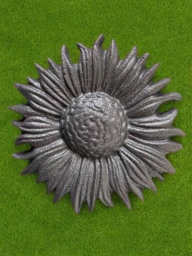 Casting Iron Sunflower Badge Decoration